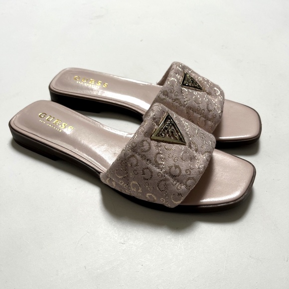 NWOB GUESS Pink Quilted Logo Slide Sandals Slip-On Comfort Size 9 Gold Accent - Picture 4 of 9